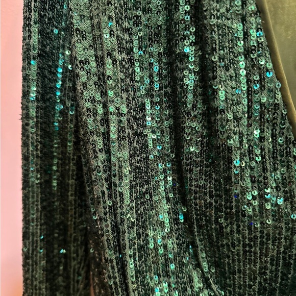 NBD NEW Emerald Sequin V-Neck Women's Top - Picture 3 of 5